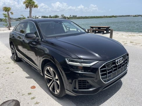 Used 2019 Audi Q8 Premium Plus w/ Premium Plus AWD/4WD image 39
