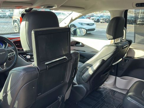 Used 2017 Chrysler Pacifica Touring-L Plus w/ Advanced Safetytec Group image 14