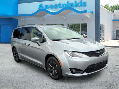 Used 2020 Chrysler Pacifica Touring w/ S Appearance Package