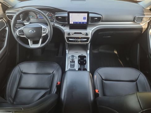 Used 2023 Ford Explorer XLT w/ Equipment Group 202A RWD image 10