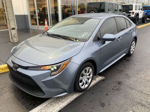 Used 2020 Toyota Corolla LE image 4