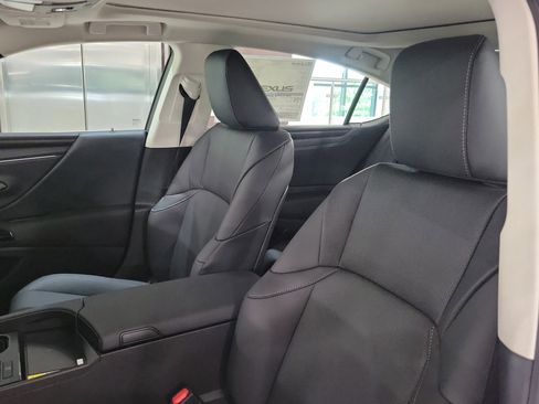 New 2025 Lexus ES 350 w/ Premium Package image 8