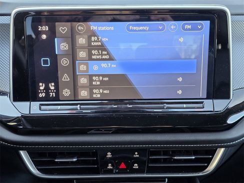 Used 2025 Volkswagen Atlas Cross Sport SEL image 15