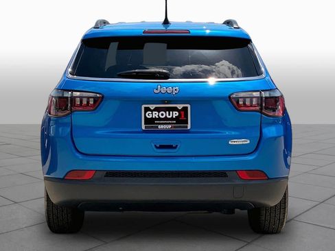 Used 2022 Jeep Compass Latitude FWD image 5