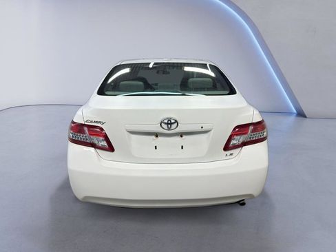Used 2011 Toyota Camry LE image 6