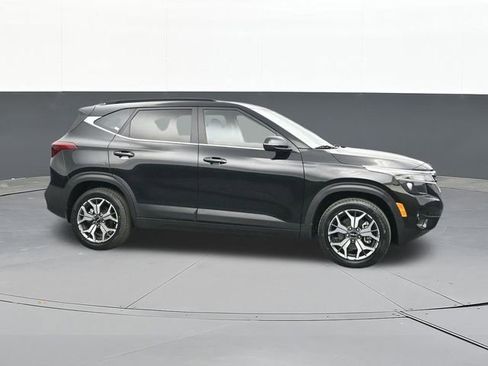 Used 2023 Kia Seltos EX image 19