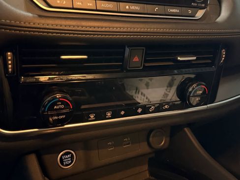 Certified 2022 Nissan Rogue SV image 13