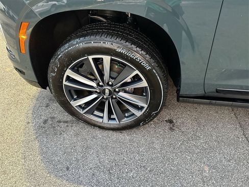 Used 2025 Cadillac Escalade Sport image 12