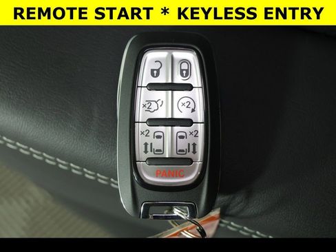 New 2026 Chrysler Pacifica Limited w/ Uconnect Theater Family Group image 12