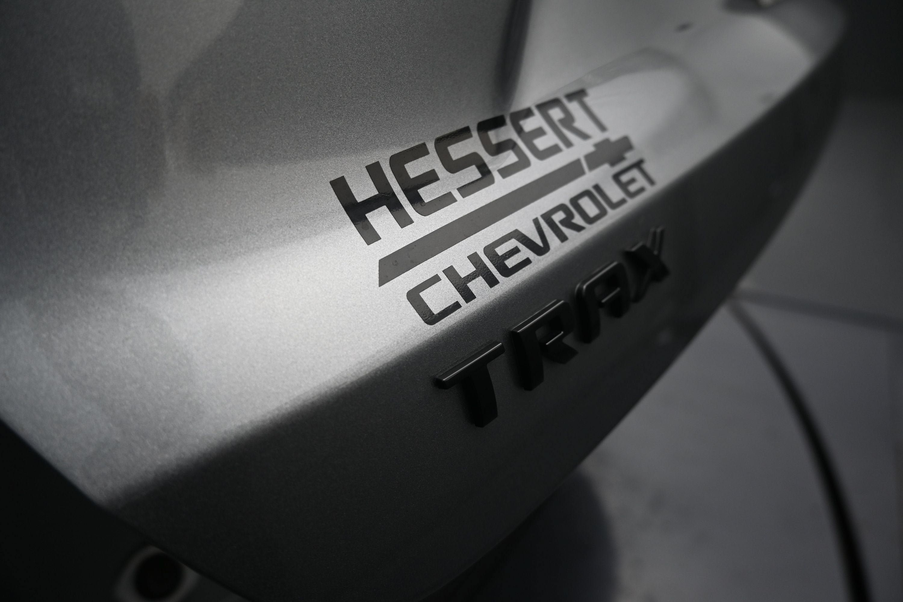 Used 2025 Chevrolet Trax RS w/ Sunroof Package FWD image 36