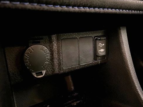 Used 2018 Toyota Corolla SE image 31