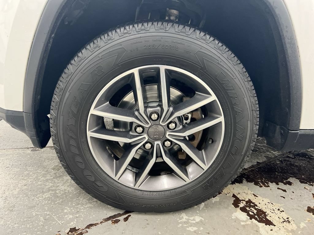 Used 2019 Jeep Grand Cherokee Limited AWD/4WD image 28