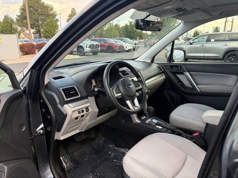 Used 2018 Subaru Forester 2.5i Premium w/ All-Weather Package AWD/4WD image 10