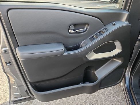 Used 2022 Nissan Frontier SV image 12