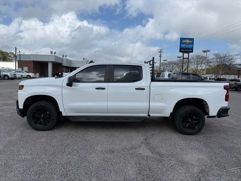 Used 2019 Chevrolet Silverado 1500 Custom Trail Boss w/ Custom Convenience Package image 3