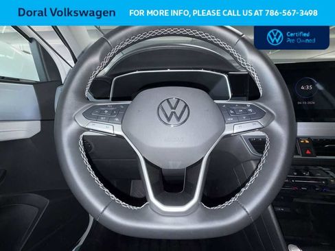 Used 2025 Volkswagen Taos SE FWD image 15