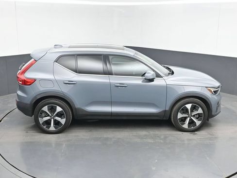 Used 2023 Volvo XC40 B4 Ultimate FWD image 40