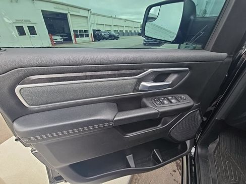 Used 2022 RAM 1500 Big Horn AWD/4WD image 9