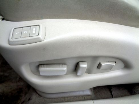 Used 2011 Cadillac SRX Luxury image 23