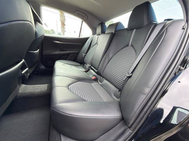 Used 2022 Toyota Camry SE FWD image 10