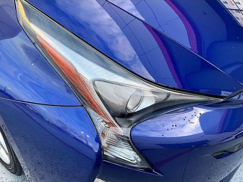 Used 2018 Toyota Prius Four Touring image 30