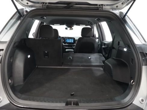 Used 2025 Chevrolet Equinox LT FWD image 32
