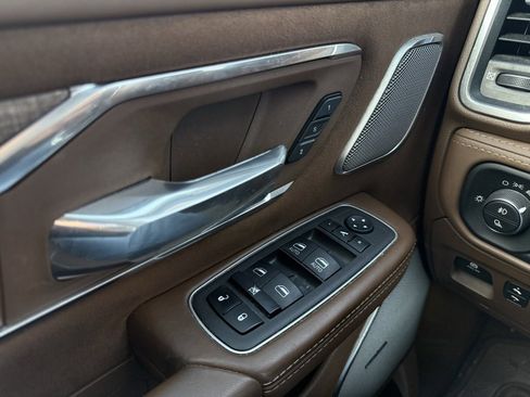 Used 2024 RAM 1500 Limited image 12