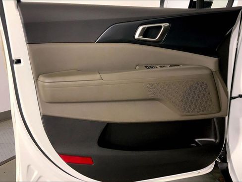 Certified 2026 Kia Carnival FWD image 24
