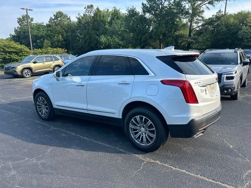 Used 2017 Cadillac XT5 Luxury w/ Driver Awareness Package FWD image 6