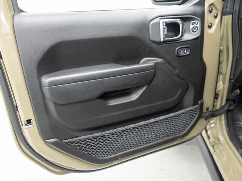 Used 2026 Jeep Wrangler Unlimited Rubicon AWD/4WD image 14