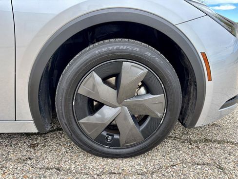 Used 2024 Toyota Prius LE image 33