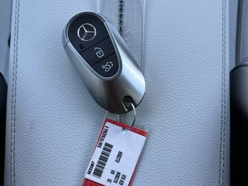 New 2026 Mercedes-Benz GLC 300 image 27