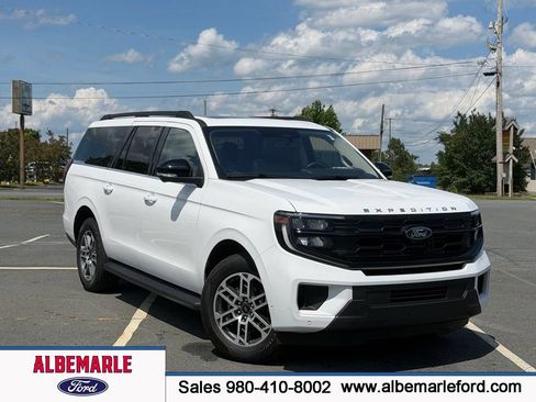 Used 2025 Ford Expedition Max Active AWD/4WD image 1
