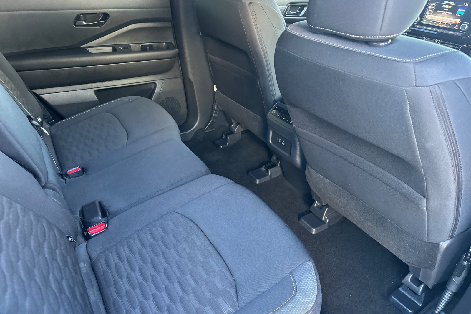 Certified 2025 Nissan Pathfinder SV w/ Cargo Package FWD image 19