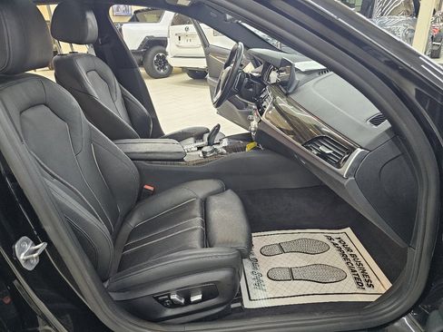 Used 2018 BMW 530i image 22