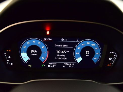 Certified 2025 Audi Q3 2.0T Premium w/ Convenience Package image 15