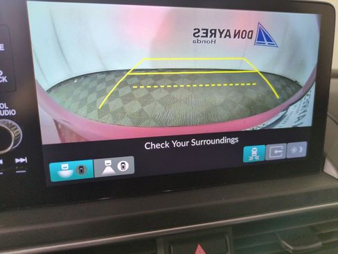 Certified 2024 Honda Pilot Elite image 23