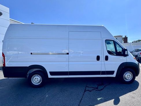 Used 2025 RAM ProMaster 3500 FWD image 9