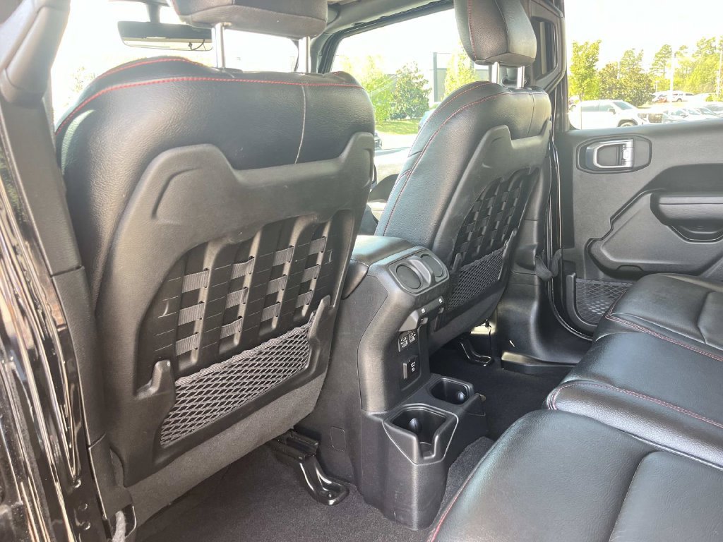 Used 2023 Jeep Wrangler Unlimited Rubicon w/ Cold Weather Group AWD/4WD image 17