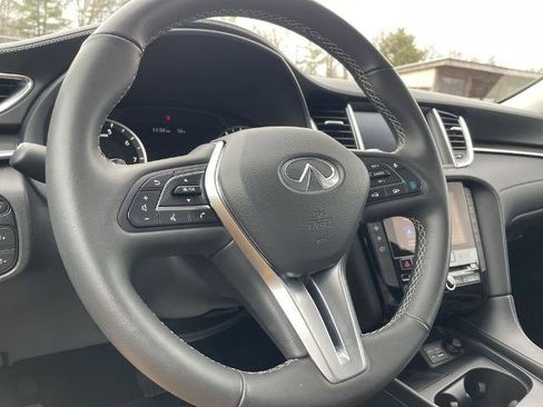 Certified 2025 INFINITI QX50 Pure image 19