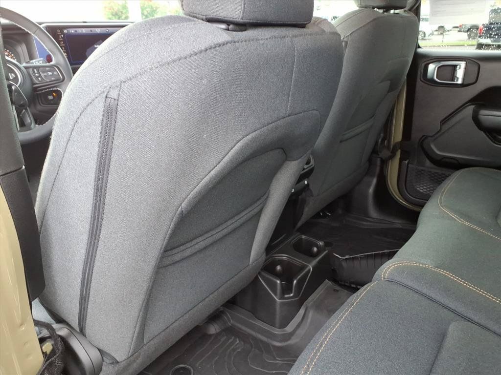 Used 2025 Jeep Wrangler Unlimited Sport AWD/4WD image 8