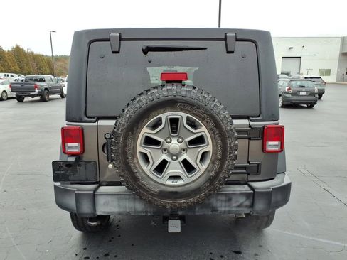 Used 2016 Jeep Wrangler Unlimited Rubicon w/ Connectivity Group image 4