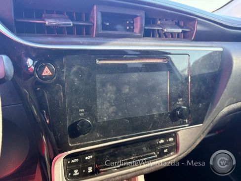 Used 2019 Toyota Corolla LE image 10