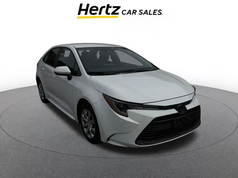Used 2025 Toyota Corolla LE image 1