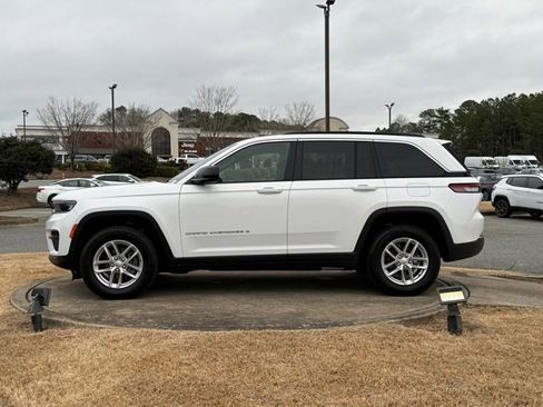 Certified 2024 Jeep Grand Cherokee Laredo X w/ Luxury Tech Group I image 4
