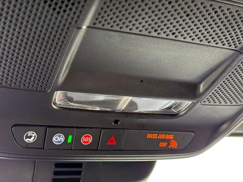 Used 2025 GMC Acadia Elevation image 24