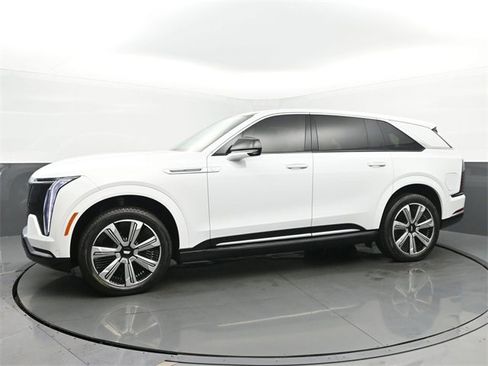New 2025 Cadillac Escalade IQ Luxury 2 image 2
