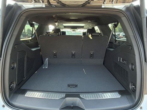 New 2026 Chevrolet Suburban High Country AWD/4WD image 10
