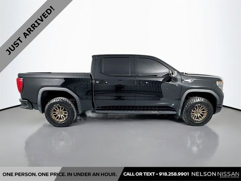 Used 2023 GMC Sierra 1500 AT4 w/ AT4 Premium Package AWD/4WD image 4