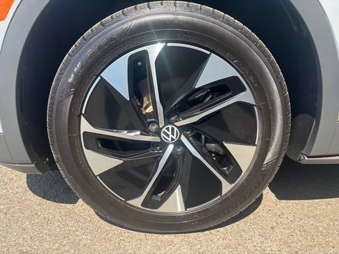 Used 2022 Volkswagen ID.4 Pro AWD/4WD image 33
